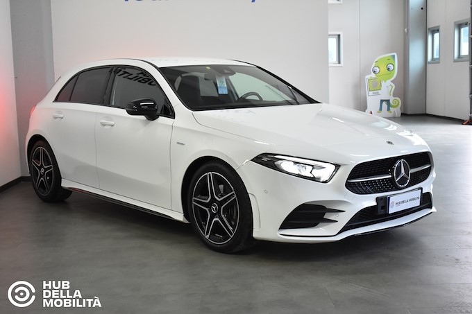 MERCEDES-BENZ A 180 d Automatic Premium Night Edition